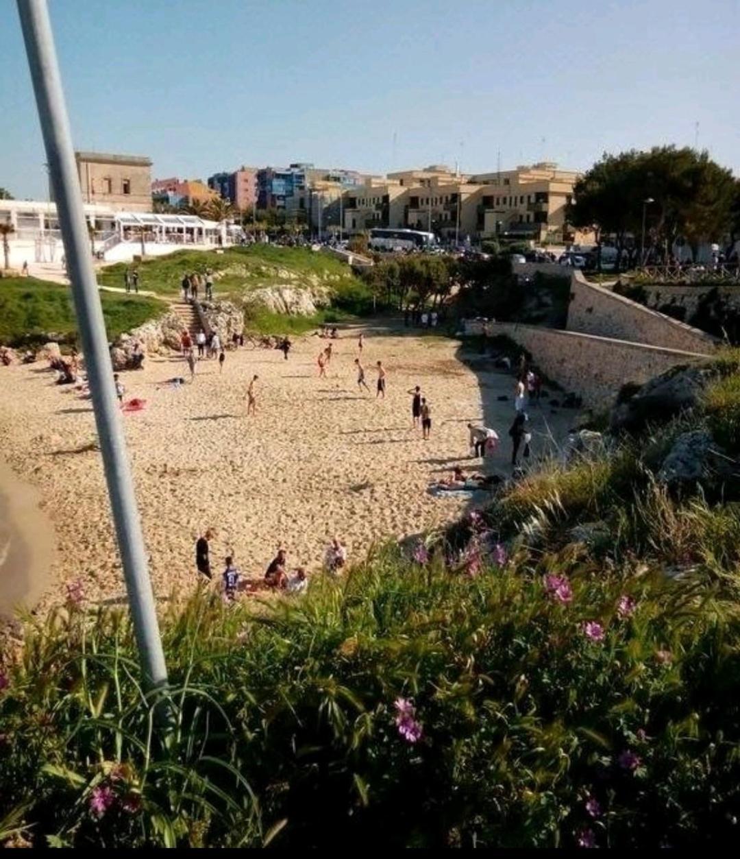 Da Luigi Locazioni Brevi Turistiche Bed & Breakfast Monopoli Ngoại thất bức ảnh